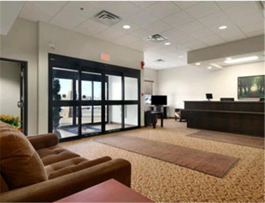 Super 8 By Wyndham Innisfail מראה חיצוני תמונה