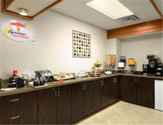 Super 8 By Wyndham Innisfail מראה חיצוני תמונה